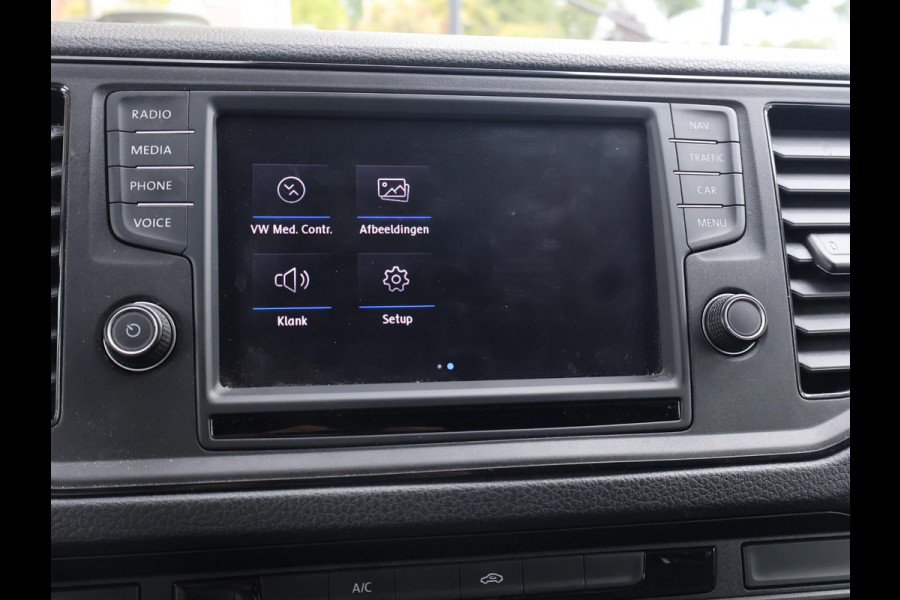 Volkswagen Crafter 35 2.0 TDI 140 PK DSG L4H3 + 3000 KG TREKHAAK | CAMERA | CARPLAY | NAVIGATIE