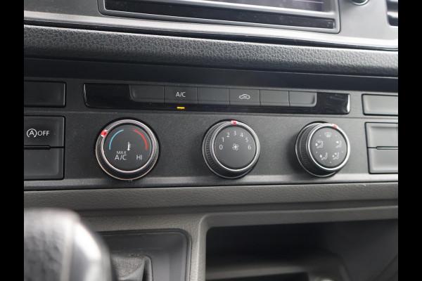 Volkswagen Crafter 35 2.0 TDI 140 PK DSG L4H3 + 3000 KG TREKHAAK | CAMERA | CARPLAY | NAVIGATIE