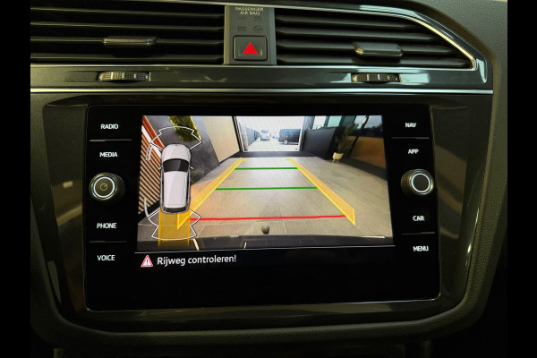 Volkswagen Tiguan 2.0 TSI 4Motion 3X R-LINE |PANO|IQ LIGHTS|ACC|LANE ASSIST|CARPLAY|TREKHAAK|SFEERVERLICHTING|DEALER ONDERHOUDEN|