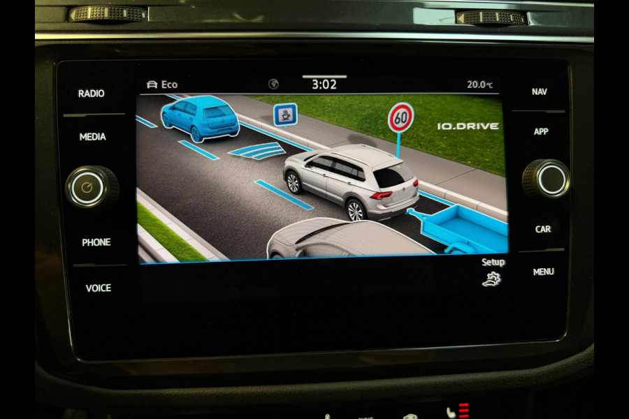 Volkswagen Tiguan 2.0 TSI 4Motion 3X R-LINE |PANO|IQ LIGHTS|ACC|LANE ASSIST|CARPLAY|TREKHAAK|SFEERVERLICHTING|DEALER ONDERHOUDEN|