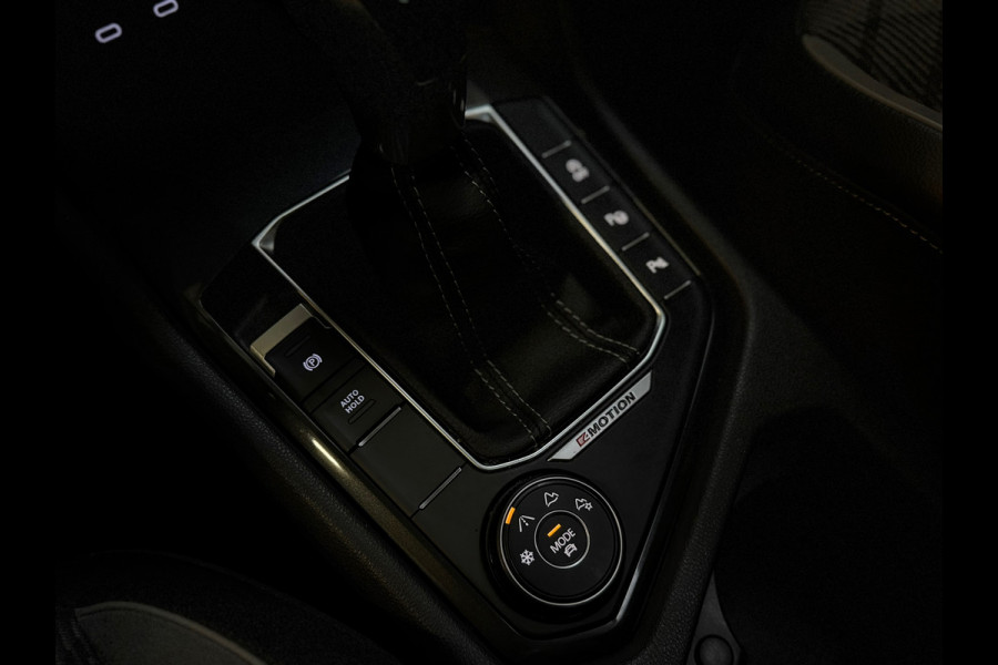Volkswagen Tiguan 2.0 TSI 4Motion 3X R-LINE |PANO|IQ LIGHTS|ACC|LANE ASSIST|CARPLAY|TREKHAAK|SFEERVERLICHTING|DEALER ONDERHOUDEN|