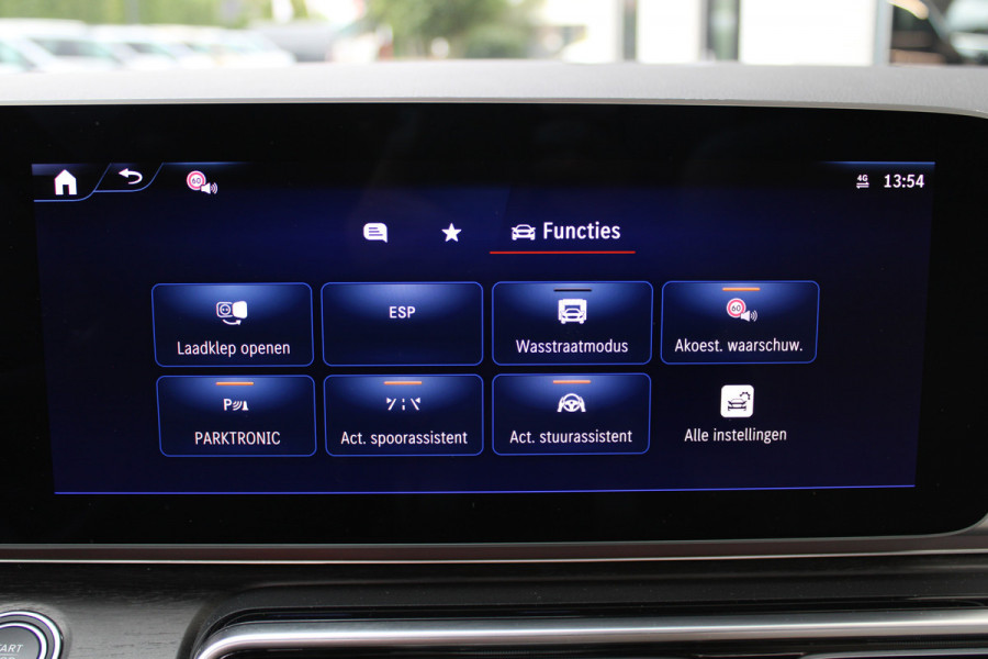 Mercedes-Benz Eqv 300 L2 / AMG / Panorama / Elec Stoelen / 7-Persoons / Burmester / Vol Opties / NIEUWSTAAT