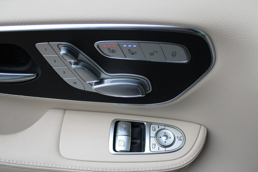 Mercedes-Benz Eqv 300 L2 / AMG / Panorama / Elec Stoelen / 7-Persoons / Burmester / Vol Opties / NIEUWSTAAT