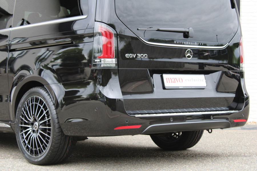 Mercedes-Benz Eqv 300 L2 / AMG / Panorama / Elec Stoelen / 7-Persoons / Burmester / Vol Opties / NIEUWSTAAT