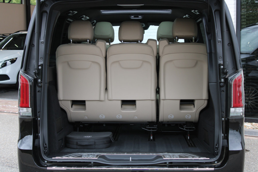 Mercedes-Benz Eqv 300 L2 / AMG / Panorama / Elec Stoelen / 7-Persoons / Burmester / Vol Opties / NIEUWSTAAT