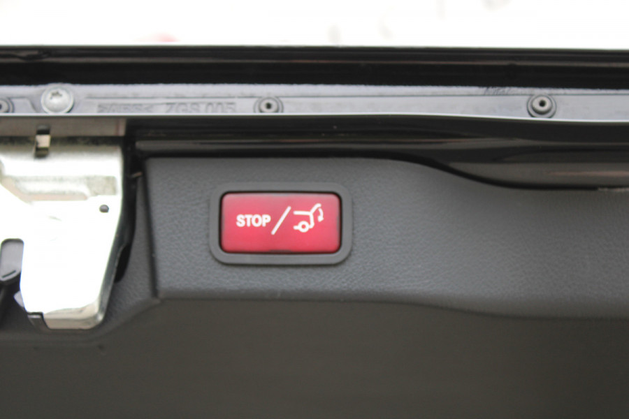 Mercedes-Benz Eqv 300 L2 / AMG / Panorama / Elec Stoelen / 7-Persoons / Burmester / Vol Opties / NIEUWSTAAT