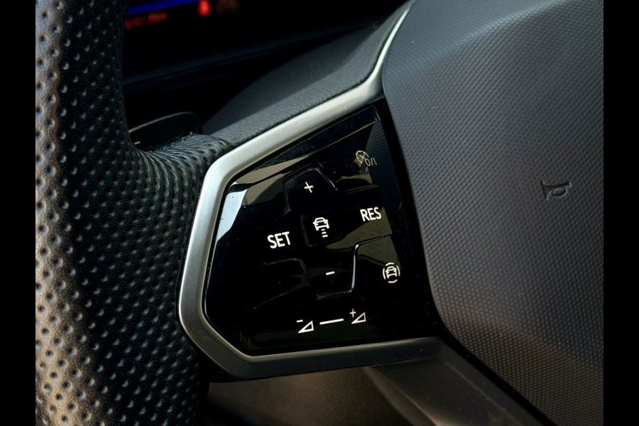 Volkswagen T-Roc 1.5 TSI R-Line Business+ Adaptive Cruise | Schuifdak | Camera | IQ LED