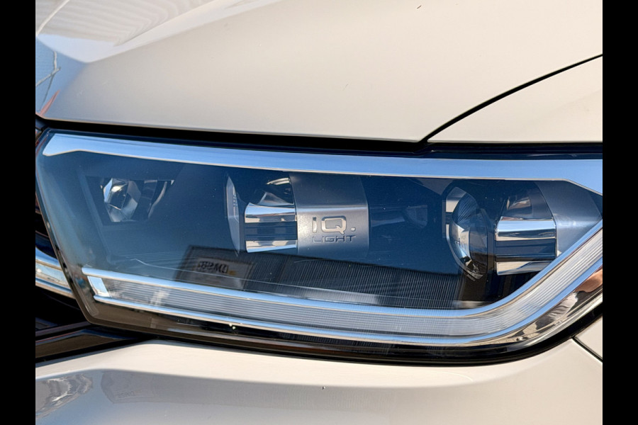 Volkswagen T-Roc 1.5 TSI R-Line Business+ Adaptive Cruise | Schuifdak | Camera | IQ LED