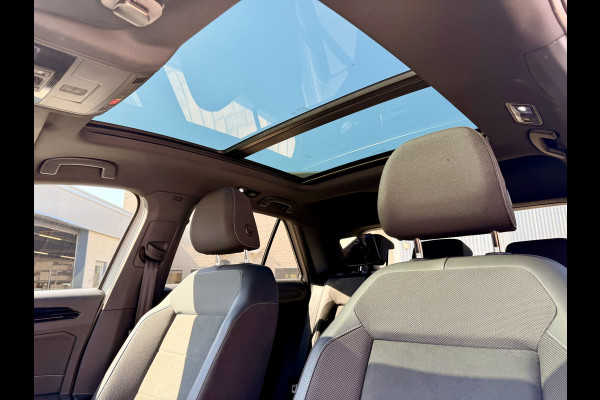 Volkswagen T-Roc 1.5 TSI R-Line Business+ Adaptive Cruise | Schuifdak | Camera | IQ LED