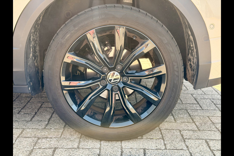 Volkswagen T-Roc 1.5 TSI R-Line Business+ Adaptive Cruise | Schuifdak | Camera | IQ LED