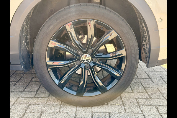 Volkswagen T-Roc 1.5 TSI R-Line Business+ Adaptive Cruise | Schuifdak | Camera | IQ LED