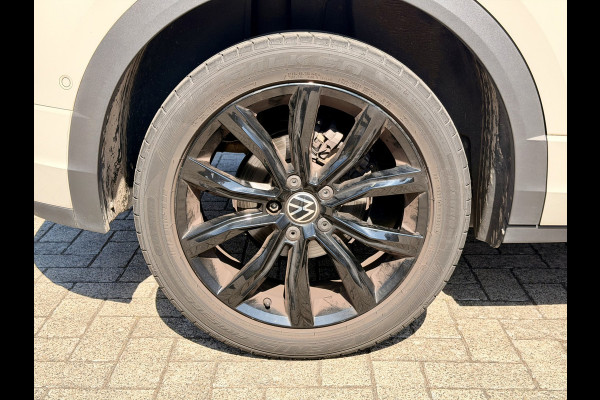 Volkswagen T-Roc 1.5 TSI R-Line Business+ Adaptive Cruise | Schuifdak | Camera | IQ LED