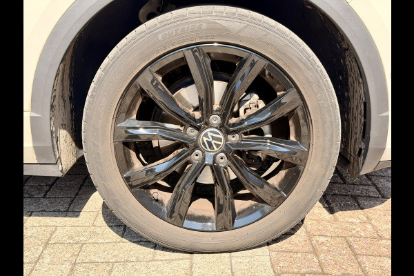 Volkswagen T-Roc 1.5 TSI R-Line Business+ Adaptive Cruise | Schuifdak | Camera | IQ LED
