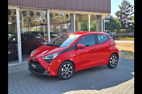 Toyota Aygo 1.0 VVT-i 5D x-joy | Apple CarPlay/Android auto, Lichtmetalen velgen, Airco, In hoogte verstelbare stoel, Parkeercamera