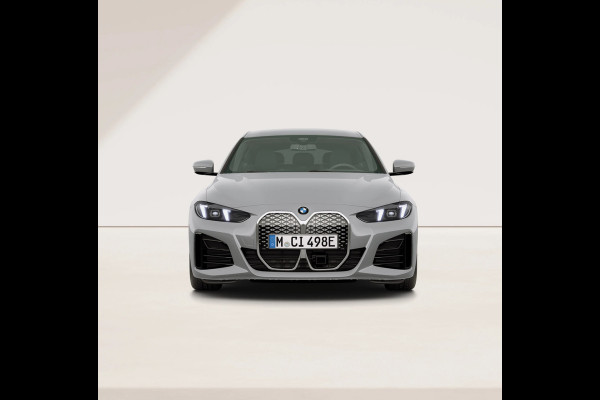 BMW i4 eDrive40 - M-Sport - Head-up - Memoryzetels - Hifi - Parking Assistant Plus