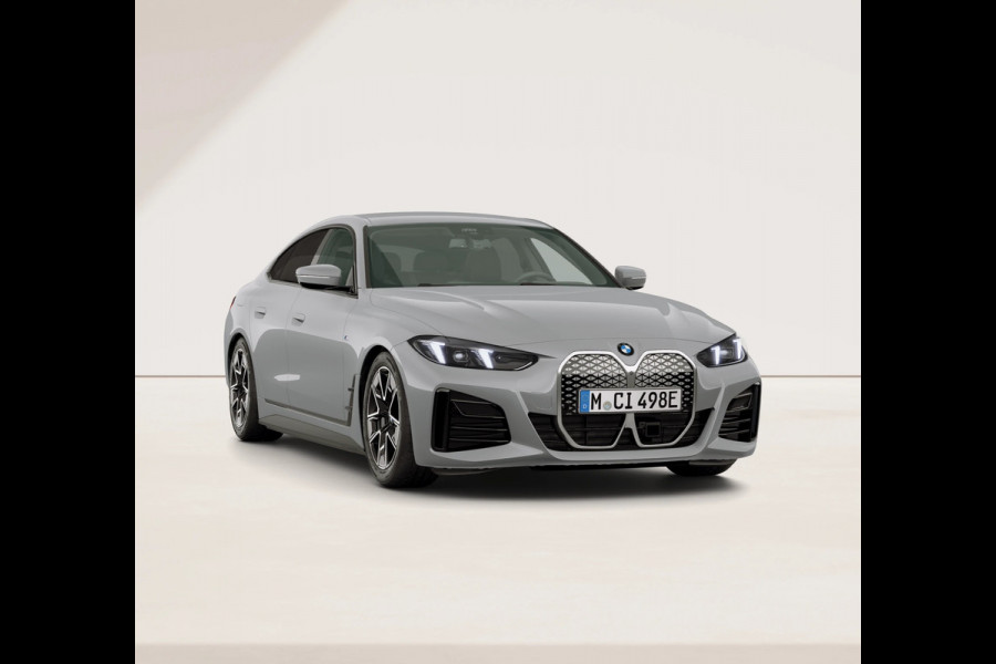 BMW i4 eDrive40 - M-Sport - Head-up - Memoryzetels - Hifi - Parking Assistant Plus
