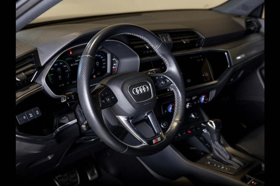 Audi Q3 Sportback 45 TFSI e S Edition SoH 94,6% 267pk / Dodehoek detectie / Achteruitrijcamera / Memory / Stoelverwarming / keyless / Apple carplay