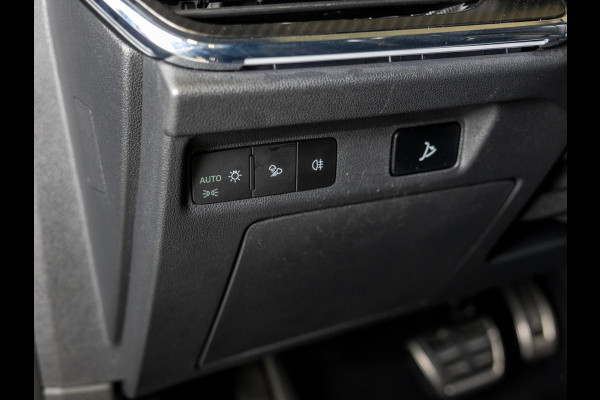 Škoda ENYAQ iV 80 Sportline SOH 93% 204pk / Panoramadak / Achteruitrijcamera / Stoelverwarming /