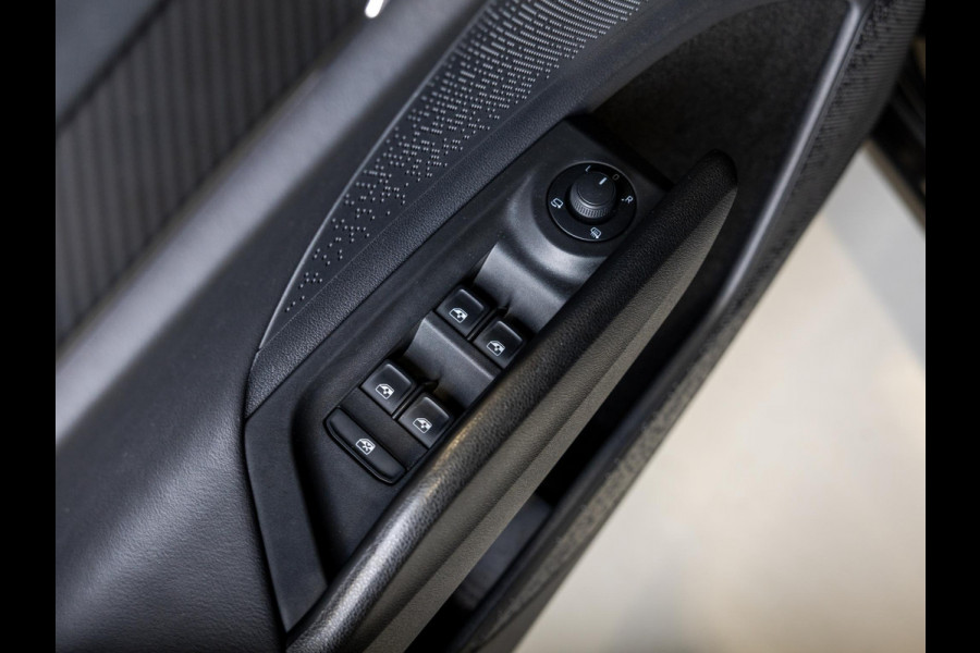Škoda ENYAQ iV 80 Sportline SOH 93% 204pk / Panoramadak / Achteruitrijcamera / Stoelverwarming /