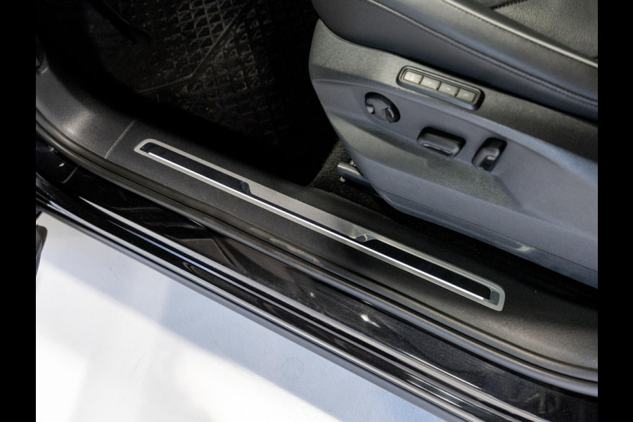 Volkswagen Tiguan 1.4 TSI 4Motion R-Line / 150pk / NL Auto / Panorama dak / Trekhaak / Rondomzicht camera / Leder /