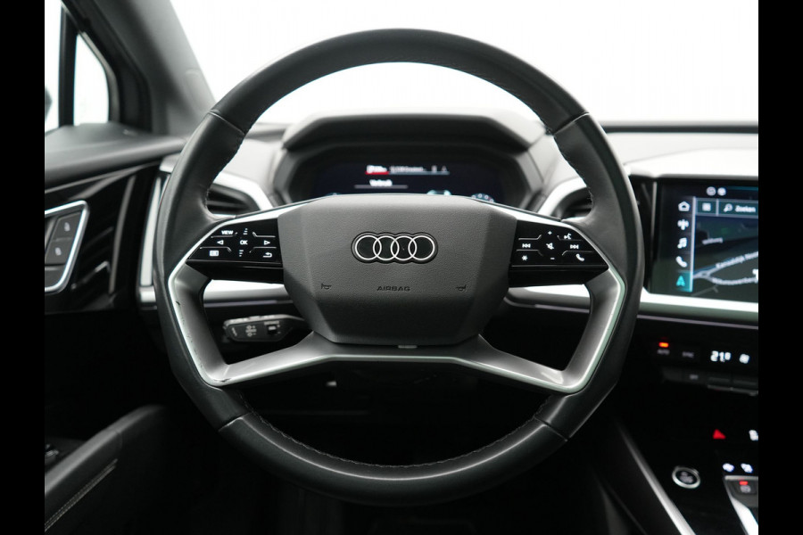 Audi Q4 e-tron 40 Advanced edition 77 kWh 204pk Dealer O.H. | Panodak | Adaptive Cruise | Camera | Apple Carplay | Navigatie | DAB | Virtual Cockpit | 19"L.M | Draadloze Telefoonlader |