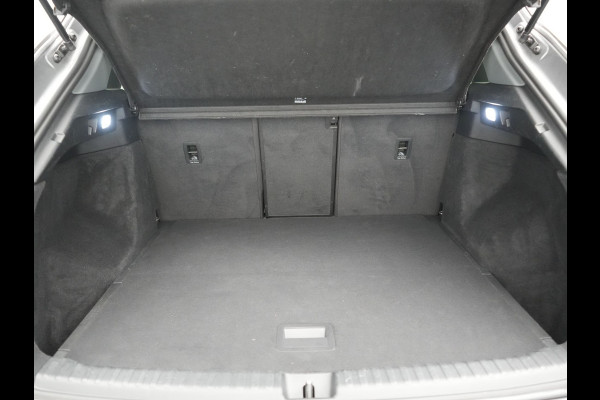Audi Q4 e-tron 40 Advanced edition 77 kWh 204pk Dealer O.H. | Panodak | Adaptive Cruise | Camera | Apple Carplay | Navigatie | DAB | Virtual Cockpit | 19"L.M | Draadloze Telefoonlader |