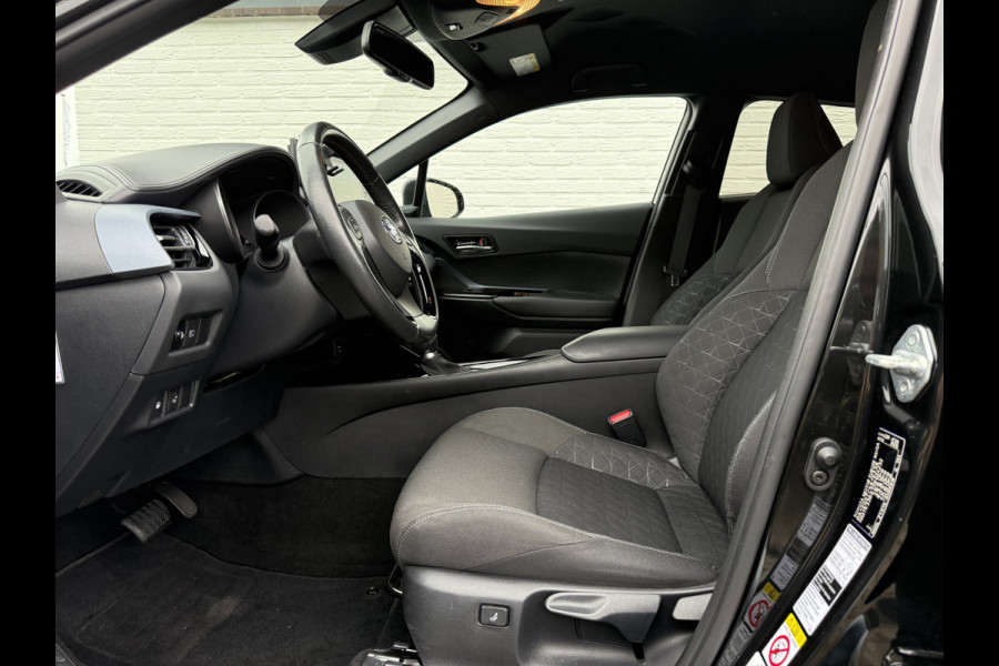 Toyota C-HR 1.8 Hybrid Dynamic | CarPlay | ACC | Camera | Keyless | 18 inch