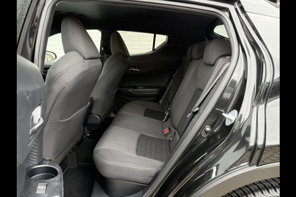 Toyota C-HR 1.8 Hybrid Dynamic | CarPlay | ACC | Camera | Keyless | 18 inch