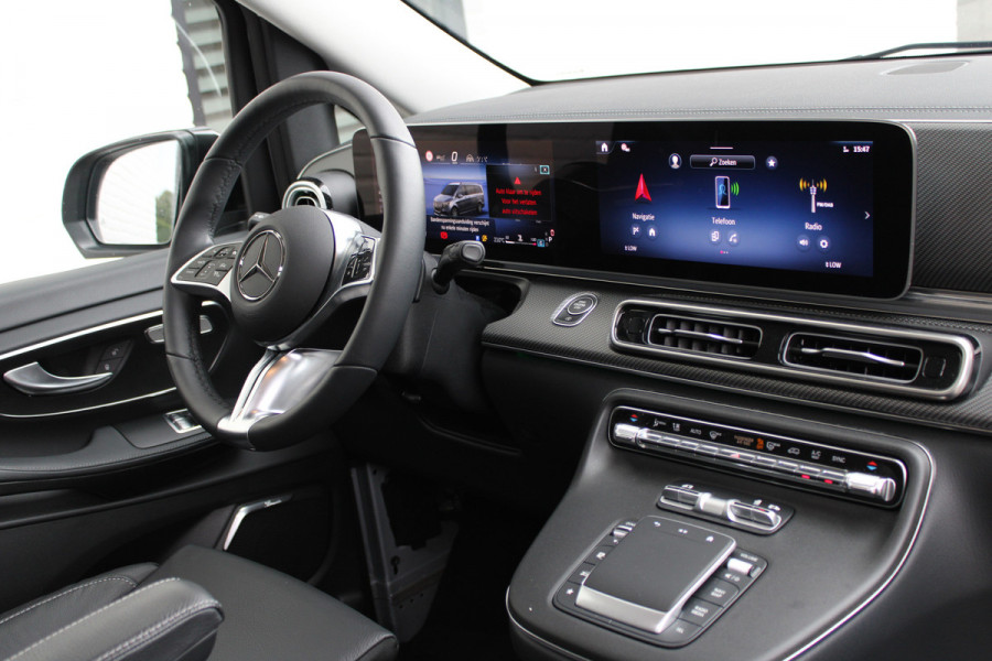Mercedes-Benz V-Klasse 250d / DC / 4-Matic / AMG / Panorama / 2x Elec Schuifd / 360 Cam / Burmester / Vol Opties / NIEUWSTAAT