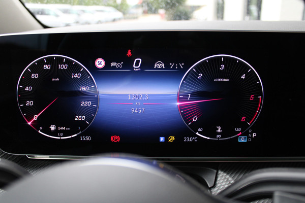 Mercedes-Benz V-Klasse 250d / DC / 4-Matic / AMG / Panorama / 2x Elec Schuifd / 360 Cam / Burmester / Vol Opties / NIEUWSTAAT