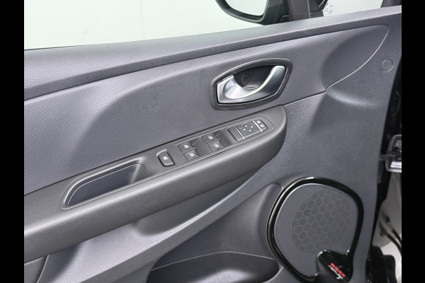 Renault Clio 90PK Navi Airco Bluetooth Pdc Keyless 5drs Cruise Control Limited Smartphone integratie Isofix DAB Lmv Privacy Glas Led Origineel Nederlandse Auto