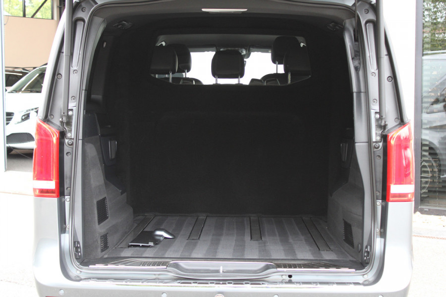 Mercedes-Benz V-Klasse 300d / AMG / 4-MATIC / Lang / DC / Burmester / Koelkast / 360 Camera / Vol Opties / NIEUWSTAAT