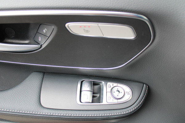 Mercedes-Benz V-Klasse 300d / AMG / 4-MATIC / Lang / DC / Burmester / Koelkast / 360 Camera / Vol Opties / NIEUWSTAAT