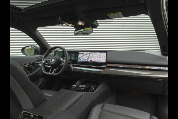 BMW i5 eDrive40 M-Sport Pro - Pano - Driving + Parking Ass Prof - Bowers & Wilkins - Stoelventilatie