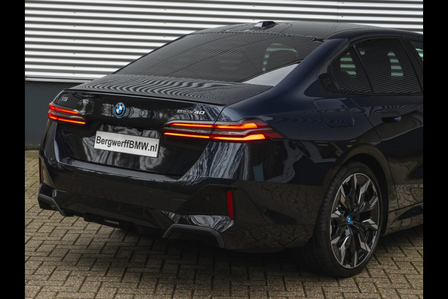 BMW i5 eDrive40 M-Sport Pro - Pano - Driving + Parking Ass Prof - Bowers & Wilkins - Stoelventilatie