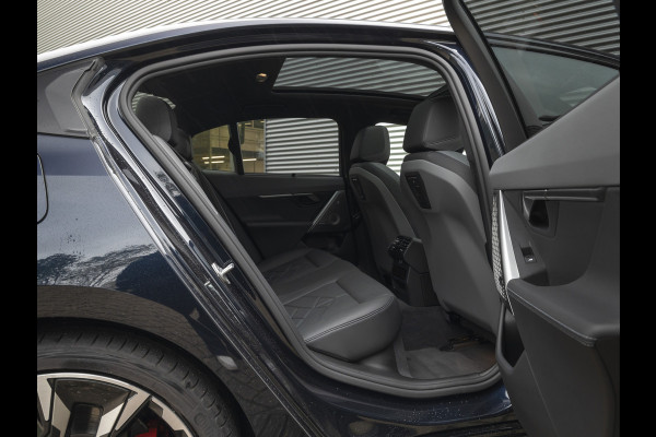 BMW i5 eDrive40 M-Sport Pro - Pano - Driving + Parking Ass Prof - Bowers & Wilkins - Stoelventilatie