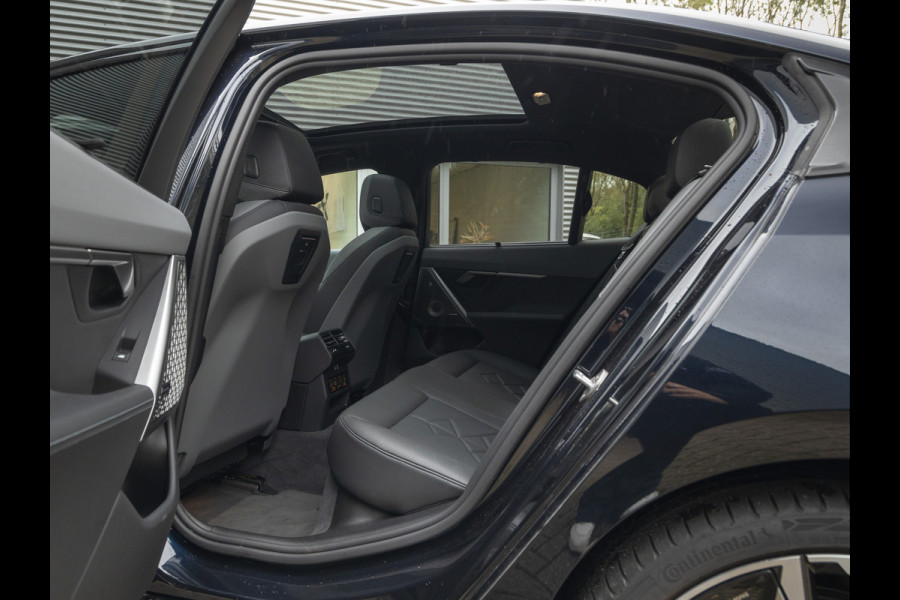 BMW i5 eDrive40 M-Sport Pro - Pano - Driving + Parking Ass Prof - Bowers & Wilkins - Stoelventilatie
