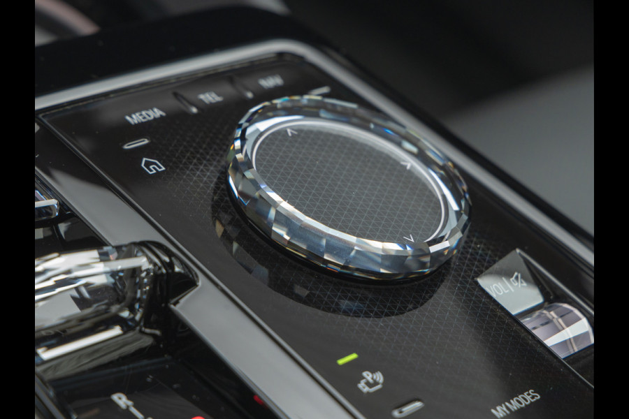 BMW i5 eDrive40 M-Sport Pro - Pano - Driving + Parking Ass Prof - Bowers & Wilkins - Stoelventilatie