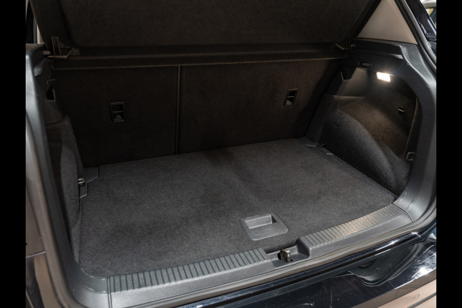 Volkswagen T-Cross 1.0 TSI DSG Life Business, Virtual Cockpit, ACC, Apple Carplay, Android Auto, Keyless, Clima, Camera, PDC