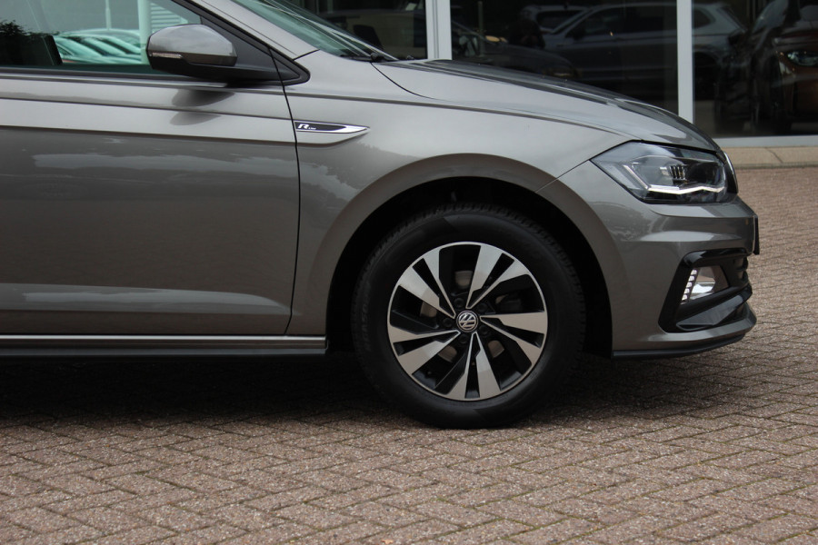 Volkswagen Polo 1.0 TSI Comfortline R-line / Camera / Navigatie / Parkeerhulp V+A / LED / 16'' / Apple CarPlay / Getint glas / Cruise Control Adaptief