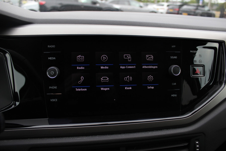 Volkswagen Polo 1.0 TSI Comfortline R-line / Camera / Navigatie / Parkeerhulp V+A / LED / 16'' / Apple CarPlay / Getint glas / Cruise Control Adaptief