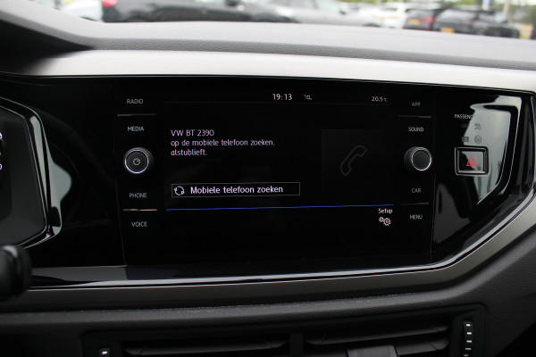 Volkswagen Polo 1.0 TSI Comfortline R-line / Camera / Navigatie / Parkeerhulp V+A / LED / 16'' / Apple CarPlay / Getint glas / Cruise Control Adaptief