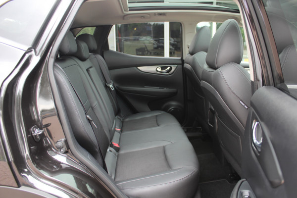 Nissan QASHQAI 1.2 Tekna / Trekhaak / Panoramadak / 360Camera / 19'' / Navigatie / Keyless / Stoelverwarming / DAB / Cruise Control