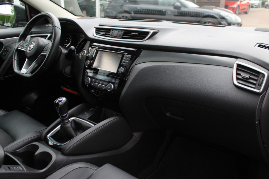 Nissan QASHQAI 1.2 Tekna / Trekhaak / Panoramadak / 360Camera / 19'' / Navigatie / Keyless / Stoelverwarming / DAB / Cruise Control