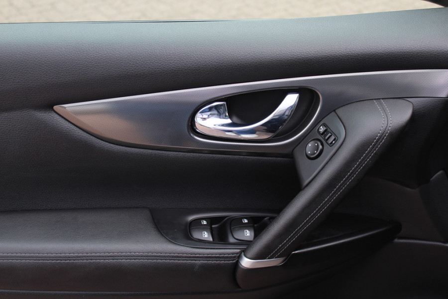 Nissan QASHQAI 1.2 Tekna / Trekhaak / Panoramadak / 360Camera / 19'' / Navigatie / Keyless / Stoelverwarming / DAB / Cruise Control