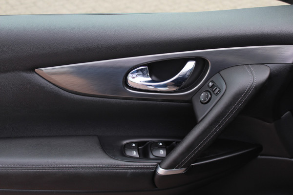 Nissan QASHQAI 1.2 Tekna / Trekhaak / Panoramadak / 360Camera / 19'' / Navigatie / Keyless / Stoelverwarming / DAB / Cruise Control