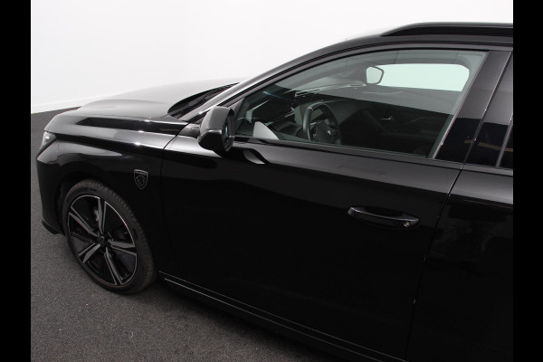 Peugeot 308 1.2 PureTech Automaat GT Climate control Adaptive cruise control Parkeersensoren Achteruitrijcamera Navigatie LED Apple Carplay/ Android Auto