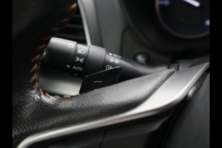 Subaru XV 2.0i e-BOXER AUT. AWD LUXURY + TREKHAAK | CAMERA | ADAPTIVE CRUISE | CARPLAY | STOELVERWARMING