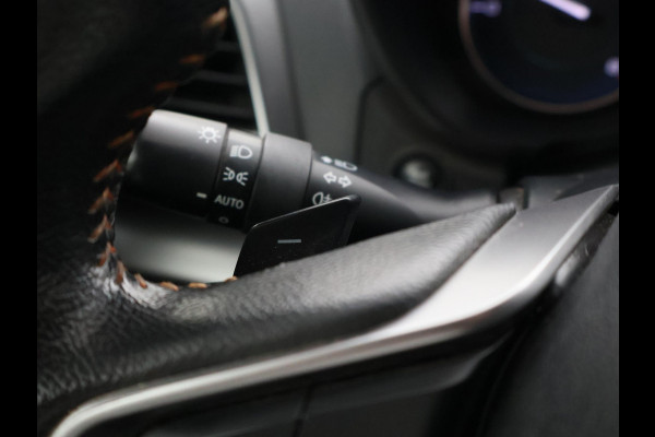 Subaru XV 2.0i e-BOXER AUT. AWD LUXURY + TREKHAAK | CAMERA | ADAPTIVE CRUISE | CARPLAY | STOELVERWARMING