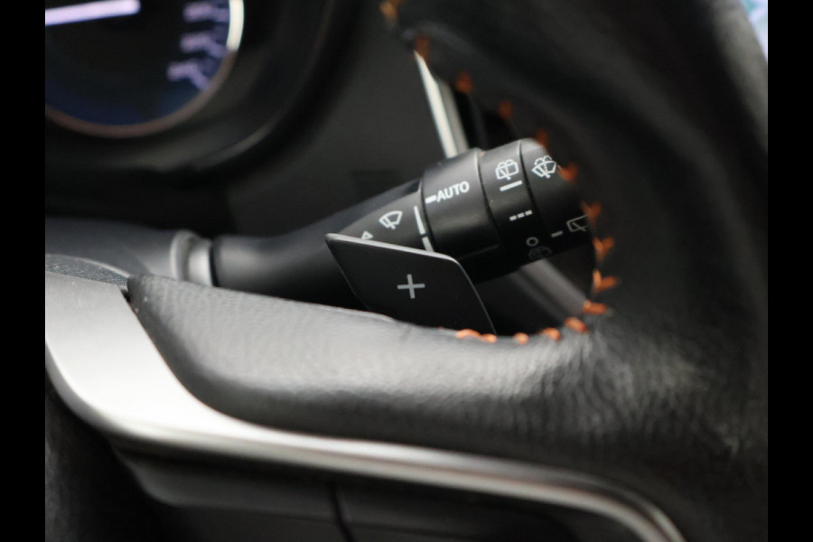 Subaru XV 2.0i e-BOXER AUT. AWD LUXURY + TREKHAAK | CAMERA | ADAPTIVE CRUISE | CARPLAY | STOELVERWARMING
